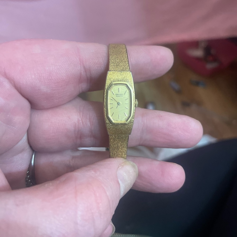 SIEKO GOLD WATCH.